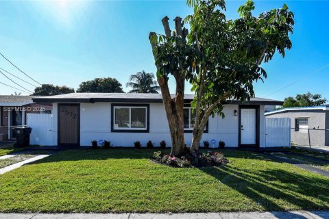 Villa ou maison à vendre à Fort Lauderdale, Floride: 4 chambres, 304.72 m2 № 1994276 - photo 1