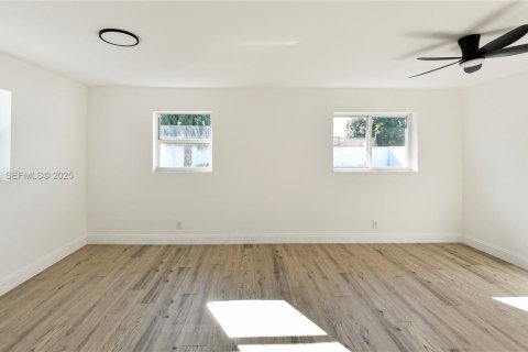 Villa ou maison à vendre à Fort Lauderdale, Floride: 4 chambres, 304.72 m2 № 1994276 - photo 17