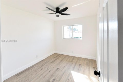 Villa ou maison à vendre à Fort Lauderdale, Floride: 4 chambres, 304.72 m2 № 1994276 - photo 13