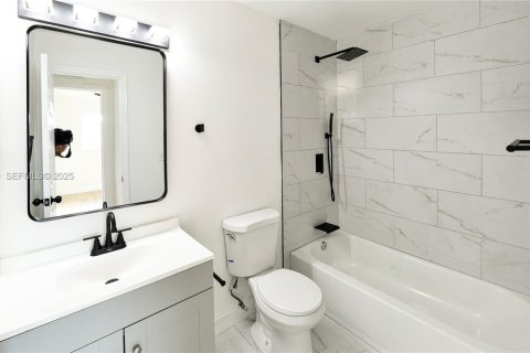 Villa ou maison à vendre à Fort Lauderdale, Floride: 4 chambres, 304.72 m2 № 1994276 - photo 16