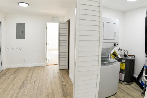 Villa ou maison à vendre à Fort Lauderdale, Floride: 4 chambres, 304.72 m2 № 1994276 - photo 21