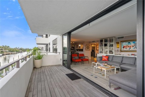 Condo à Bay Harbor Islands, Floride, 2 chambres  № 2035207