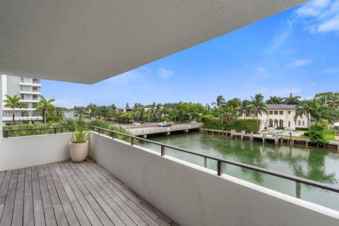 Copropriété à vendre à Bay Harbor Islands, Floride: 2 chambres, 161.65 m2 № 2035207 - photo 5