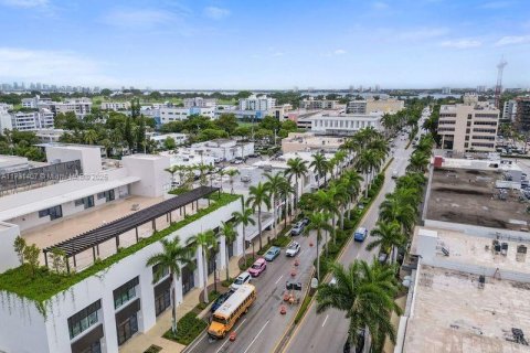 Copropriété à vendre à Bay Harbor Islands, Floride: 2 chambres, 161.65 m2 № 2035207 - photo 20