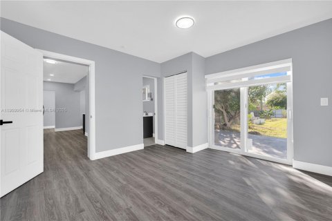 Villa ou maison à vendre à Miami, Floride: 5 chambres, 157.75 m2 № 1968407 - photo 23