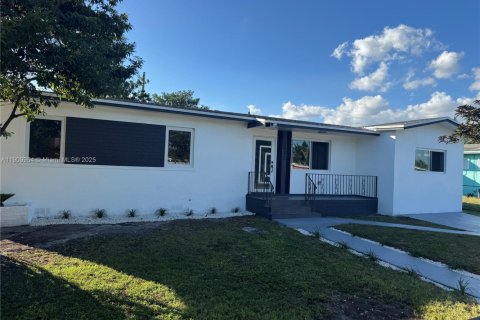 Villa ou maison à vendre à Miami, Floride: 5 chambres, 157.75 m2 № 1968407 - photo 5