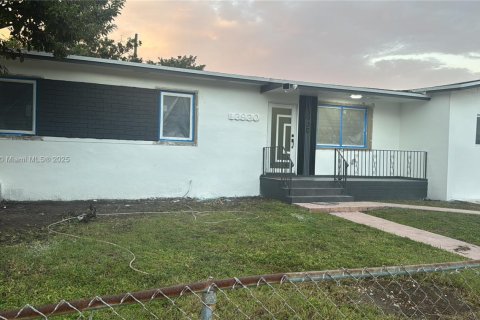 Villa ou maison à vendre à Miami, Floride: 5 chambres, 157.75 m2 № 1968407 - photo 4