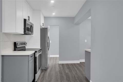 Villa ou maison à vendre à Miami, Floride: 5 chambres, 157.75 m2 № 1968407 - photo 27