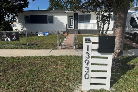 Villa ou maison à vendre à Miami, Floride: 5 chambres, 157.75 m2 № 1968407 - photo 1