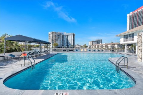 Copropriété à vendre à Hallandale Beach, Floride: 2 chambres, 111.48 m2 № 2090906 - photo 23