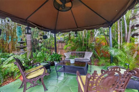 House in Saint Petersburg, Florida 2 bedrooms, 98.94 sq.m. № 2234292 - photo 23