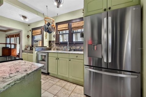 House in Saint Petersburg, Florida 2 bedrooms, 98.94 sq.m. № 2234292 - photo 12