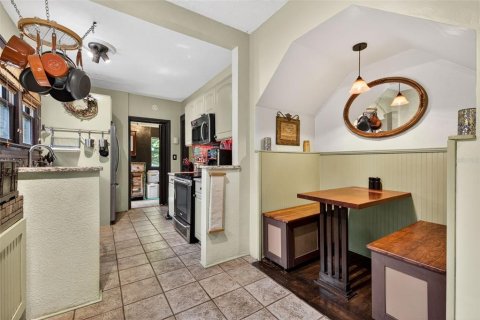 House in Saint Petersburg, Florida 2 bedrooms, 98.94 sq.m. № 2234292 - photo 8