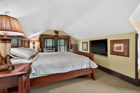 House in Saint Petersburg, Florida 2 bedrooms, 98.94 sq.m. № 2234292 - photo 18