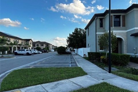 Снять в аренду таунхаус в Хайалиа, Флорида 3 спальни, 138.05м2, № 2026297 - фото 15