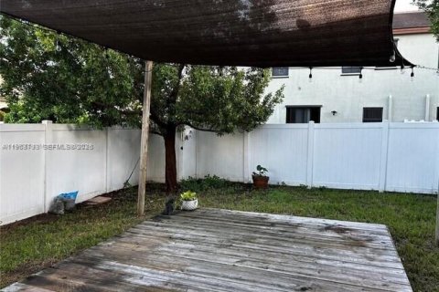 Снять в аренду таунхаус в Хайалиа, Флорида 3 спальни, 138.05м2, № 2026297 - фото 13