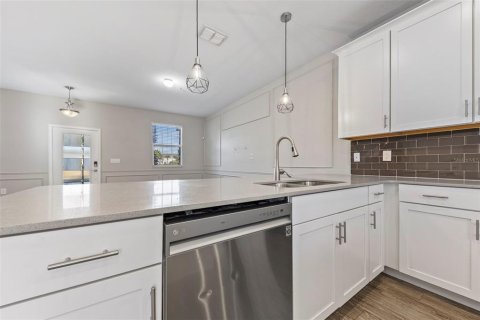Adosado en venta en Orlando, Florida, 3 dormitorios, 151.99 m2 № 2205262 - foto 13