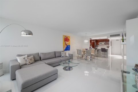 Condo in Bal Harbour, Florida, 1 bedroom № 1865651 - photo 9