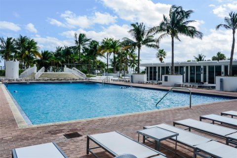 Condo in Bal Harbour, Florida, 1 bedroom № 1865651 - photo 22
