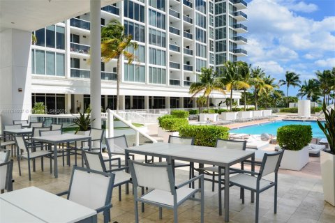 Condo in Bal Harbour, Florida, 1 bedroom № 1865651 - photo 23
