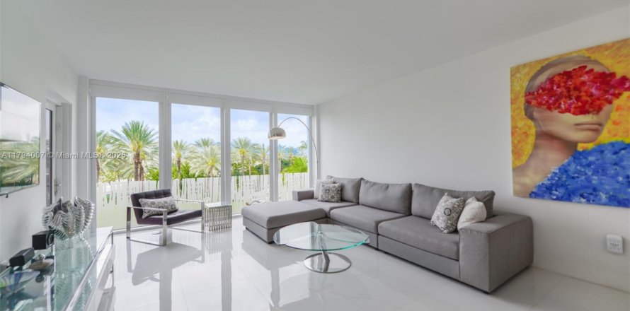 Condo in Bal Harbour, Florida, 1 bedroom № 1865651