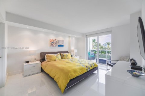 Condo in Bal Harbour, Florida, 1 bedroom № 1865651 - photo 12