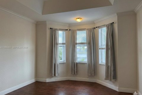 House in Miami, Florida 4 bedrooms, 234.86 sq.m. № 2045690 - photo 6