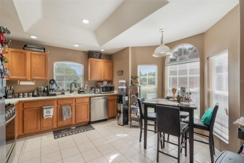 House in Orlando, Florida 4 bedrooms, 166.39 sq.m. № 1778685 - photo 3