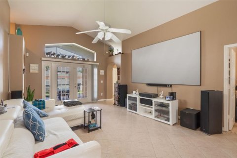 House in Orlando, Florida 4 bedrooms, 166.39 sq.m. № 1778685 - photo 4