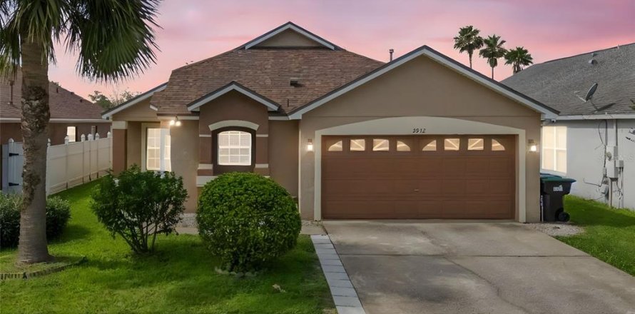 House in Orlando, Florida 4 bedrooms, 166.39 sq.m. № 1778685