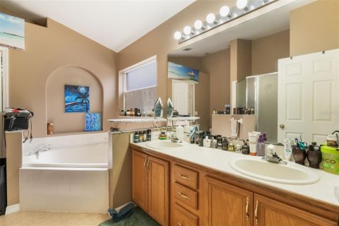 House in Orlando, Florida 4 bedrooms, 166.39 sq.m. № 1778685 - photo 15