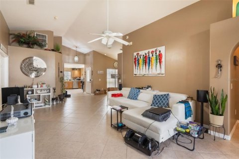House in Orlando, Florida 4 bedrooms, 166.39 sq.m. № 1778685 - photo 11