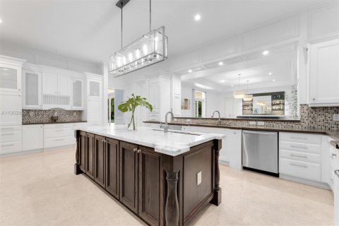 Купить виллу или дом в Пайнкрест, Флорида 6 спален, 636.19м2, № 2041421 - фото 7