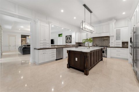 Купить виллу или дом в Пайнкрест, Флорида 6 спален, 636.19м2, № 2041421 - фото 6