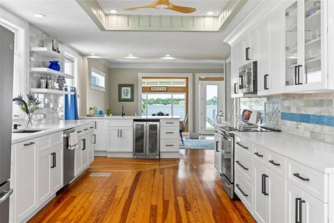 House in Ormond Beach, Florida 4 bedrooms, 291.25 sq.m. № 1836969 - photo 6