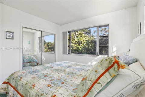 Copropriété à vendre à Pompano Beach, Floride: 2 chambres, 78.04 m2 № 2021932 - photo 16