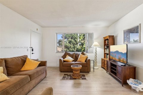 Copropriété à vendre à Pompano Beach, Floride: 2 chambres, 78.04 m2 № 2021932 - photo 8