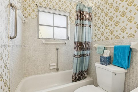 Copropriété à vendre à Pompano Beach, Floride: 2 chambres, 78.04 m2 № 2021932 - photo 24