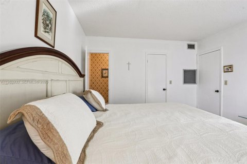 Copropriété à vendre à Pompano Beach, Floride: 2 chambres, 78.04 m2 № 2021932 - photo 20