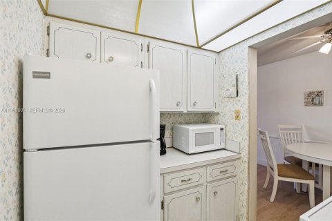 Copropriété à vendre à Pompano Beach, Floride: 2 chambres, 78.04 m2 № 2021932 - photo 13