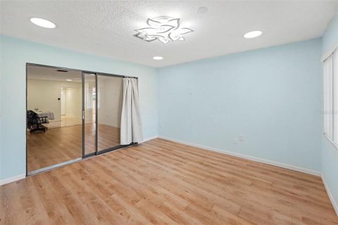 House in Saint Petersburg, Florida 2 bedrooms, 91.51 sq.m. № 2219663 - photo 10