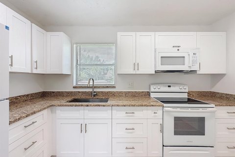 Купить кондоминиум в Уэст-Палм-Бич, Флорида 4 комнаты, 75.44м2, № 2245575 - фото 4