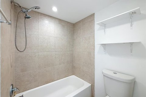 Купить кондоминиум в Уэст-Палм-Бич, Флорида 4 комнаты, 75.44м2, № 2245575 - фото 12