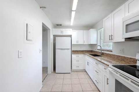 Купить кондоминиум в Уэст-Палм-Бич, Флорида 4 комнаты, 75.44м2, № 2245575 - фото 6