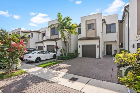 Купить таунхаус в Майами, Флорида 3 спальни, 137.31м2, № 2005424 - фото 2