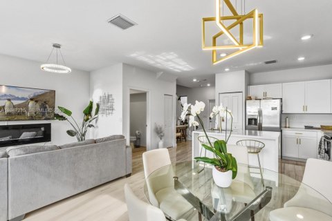 Купить таунхаус в Майами, Флорида 3 спальни, 137.31м2, № 2005424 - фото 14