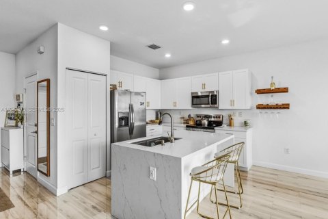 Купить таунхаус в Майами, Флорида 3 спальни, 137.31м2, № 2005424 - фото 8