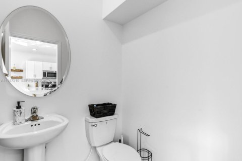 Купить таунхаус в Майами, Флорида 3 спальни, 137.31м2, № 2005424 - фото 18