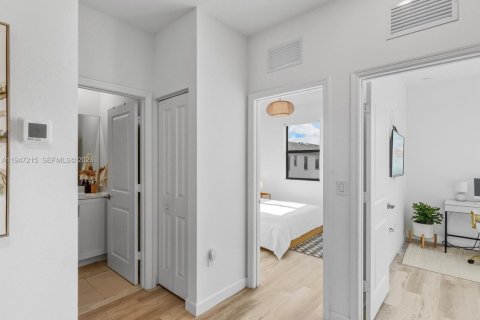 Купить таунхаус в Майами, Флорида 3 спальни, 137.31м2, № 2005424 - фото 28