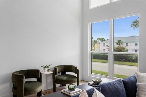 Townhouse in Saint Petersburg, Florida 3 bedrooms, 224.36 sq.m. № 2410443 - photo 6
